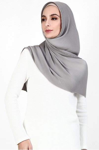 Kiara Triangle Pleated Headscarf