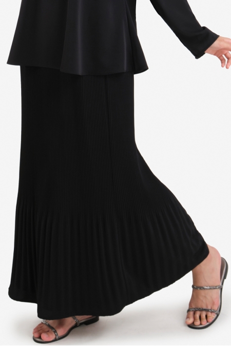 Alishba Pleated Maxi Skirt - Black