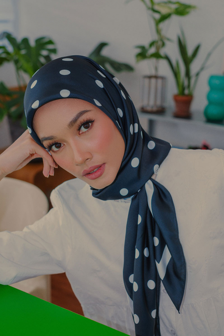 PRE-ORDER Andie Satin Printed Square Headscarf - Black/White Dots