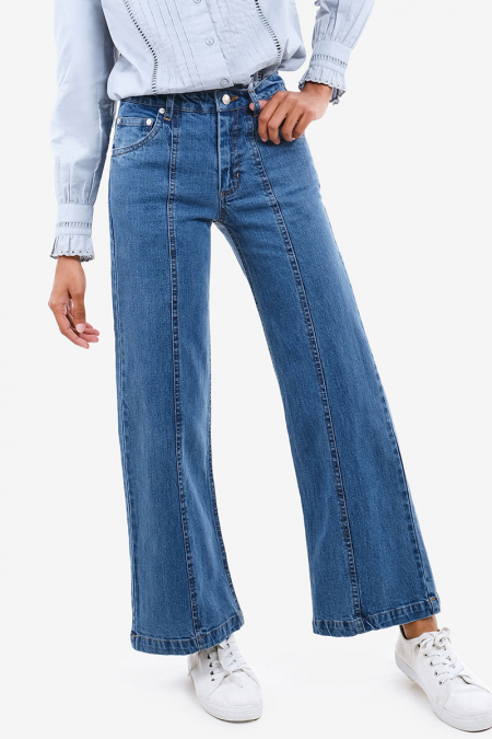 COTTON Kimowan Straight Cut Jeans - Medium Wash