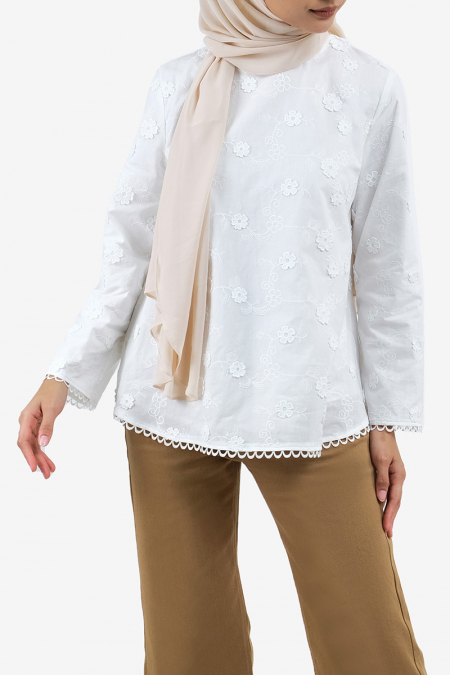 Wathiqa Embroidered Blouse - White