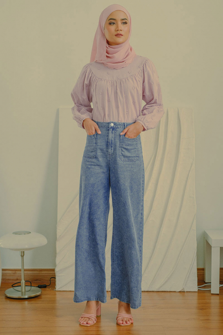 PRE-ORDER COTTON Naveya Wide Legged Pants - Light Acid Wash