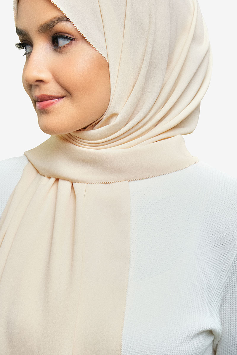 Janie Eyelash Headscarf