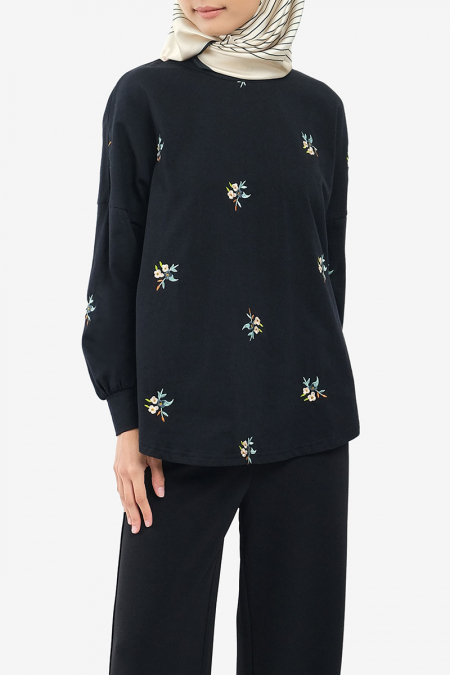 Kirsi Drop Shoulder Sweater 2.0 - Black Flower