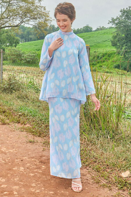 Lanting Blouse & Skirt - Blue/Pink Tulip