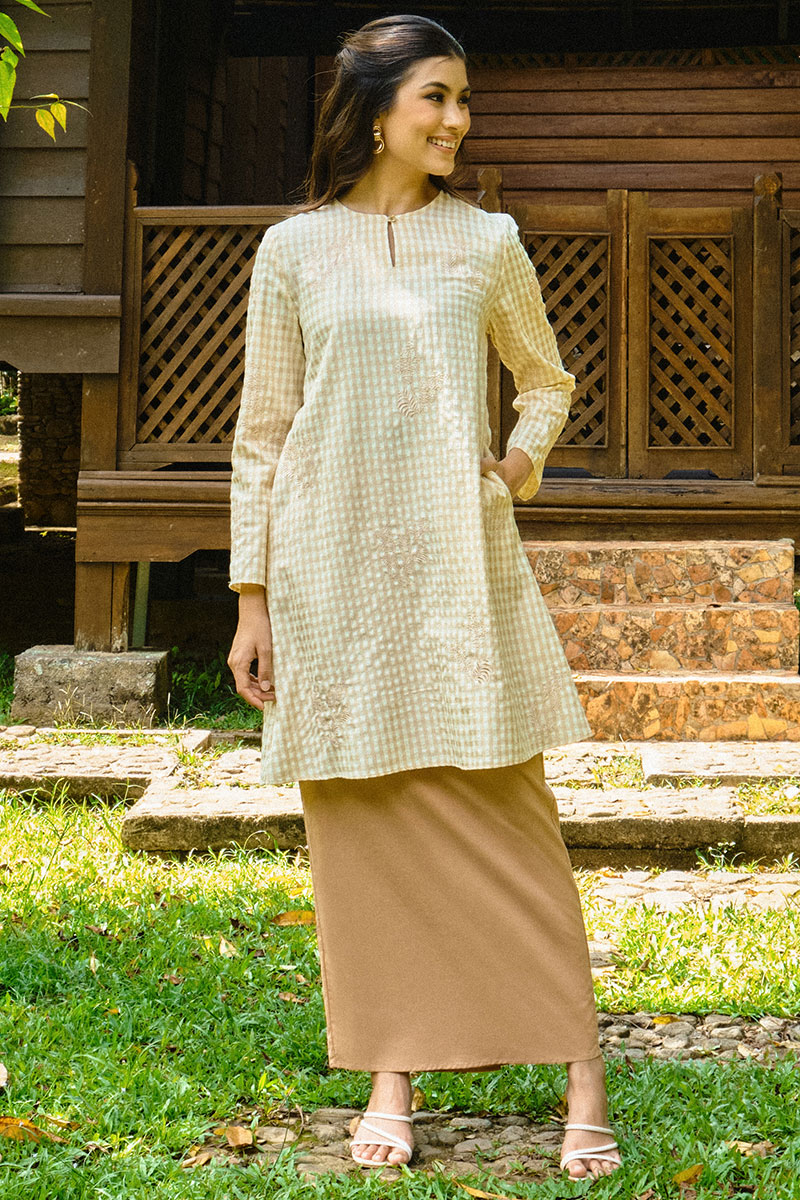 Ratu Blouse & Skirt