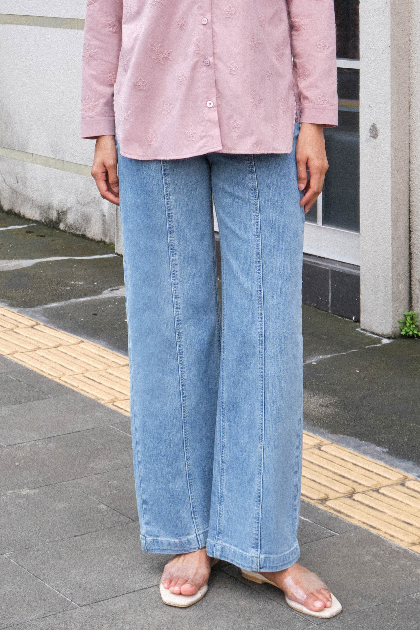 Muhsina Straight Cut Jeans