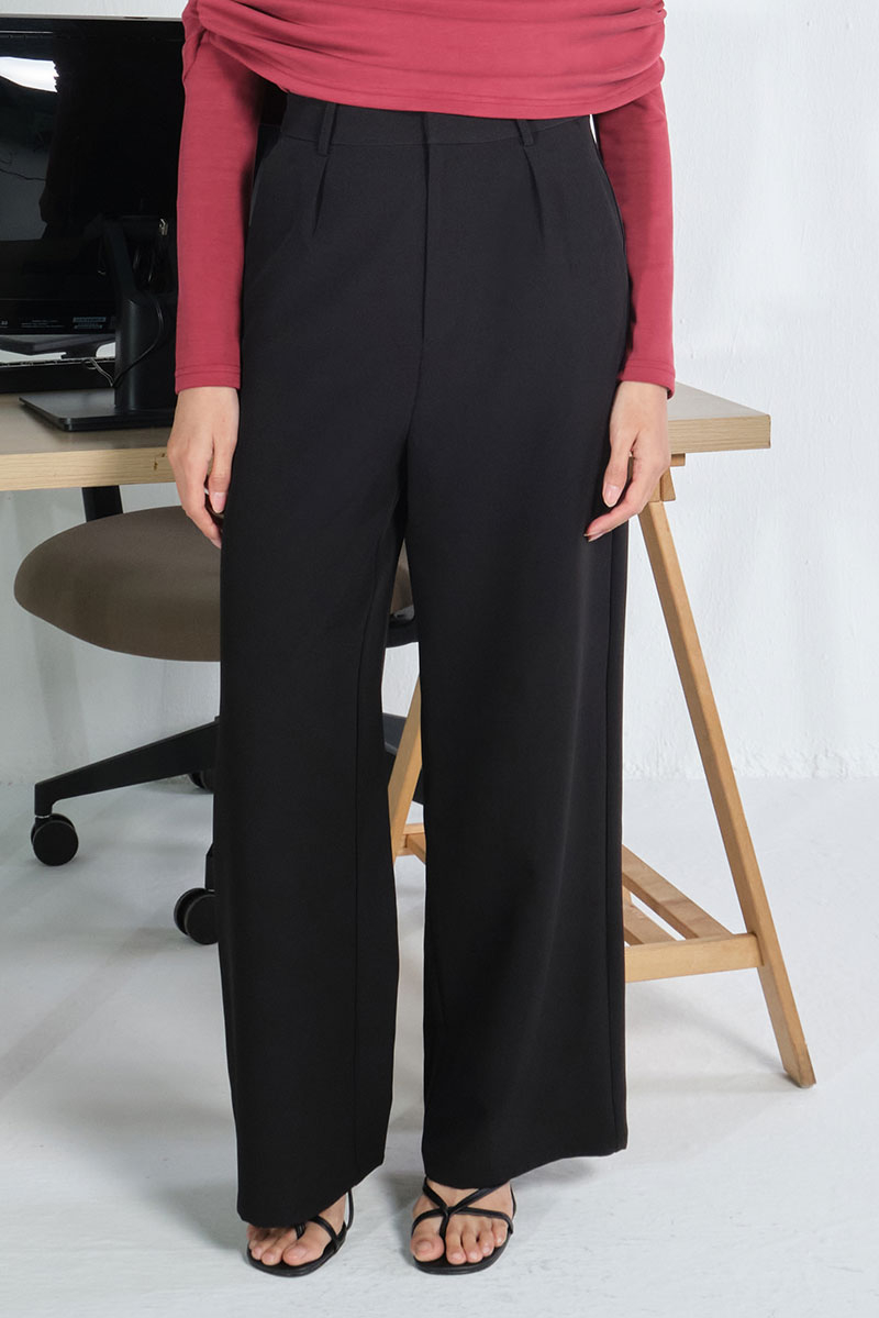 Khaleeda High-Waisted Pants